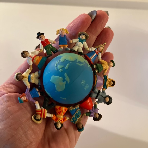 Hallmark Keepsake Unicef World of Hope ornament - Picture 5 of 6